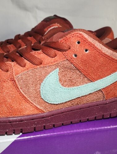 Nike SB Dunk Low Pro PRM Mens Size 11.5 Mystic Red Emerald Rise Strawberry Cough