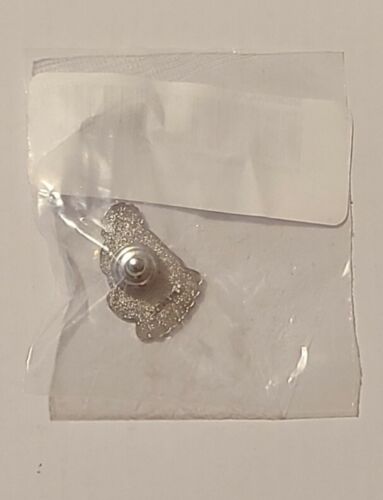 SUPREME/ SNOWMAN PIN/ RED/ FW21 WEEK 17 (IN HAND) AUTHENTIC BRAND NEW