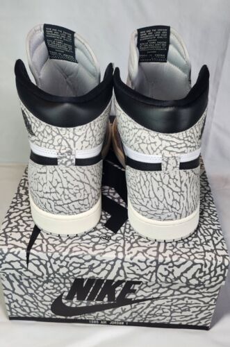 Air Jordan 1 Retro High OG White Cement Mens Size 12 Black White Grey Xtra Laces